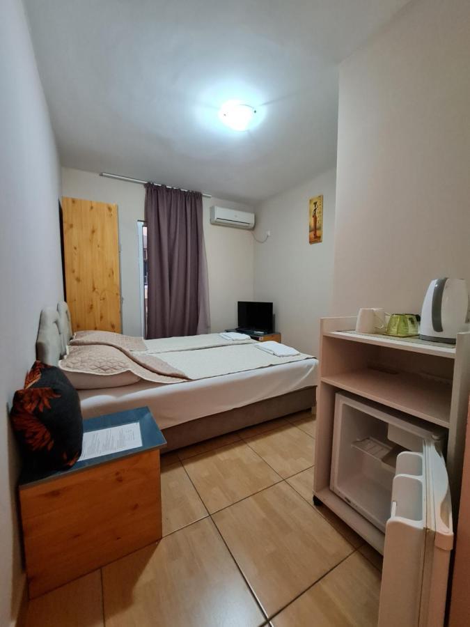 Hibiscus Guest House Будва Екстер'єр фото