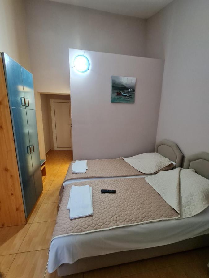Hibiscus Guest House Будва Екстер'єр фото