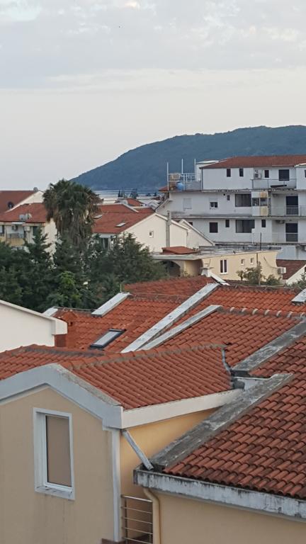 Hibiscus Guest House Будва Екстер'єр фото